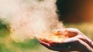 dust in hand