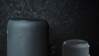 bluetooth speakers connected together